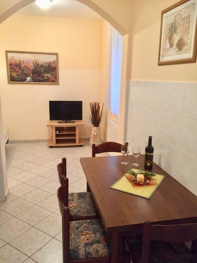 Apartments Marinela Пореч Екстер'єр фото